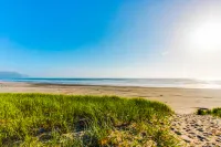 Dog-friendly oceanfront condo - walk to beach & Gearhart Golf Links Hotels in Clatsop County