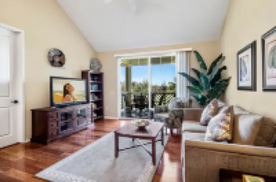 Infinity Pool and Golf Course Access - Beautiful Hawaiian Retreat