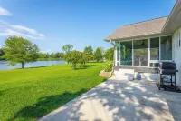 Welcome to Sunset Escape at the Lake! Private Dock, All Seasons Deck and More! - 4-stjärniga