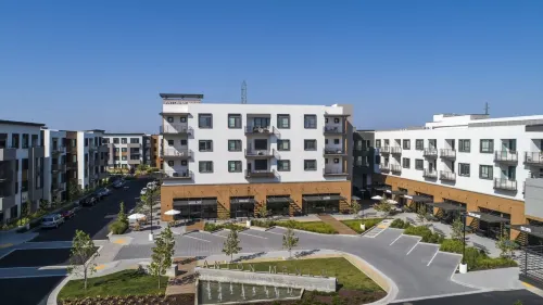 Rooftop Lounge, Pool and Fitness Center - Stylish Oasis