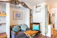 Ski Access and Cozy Comfort - Stylish Mountain Retreat