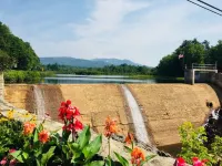 White Mountains sleeps 11 PET FRIENDLY with indoor/outdoor pools, hiking/biking