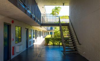 Motel 6 Lantana, FL