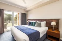 Caves House Hotel & Apartments Yallingup فنادق في دانسبورو