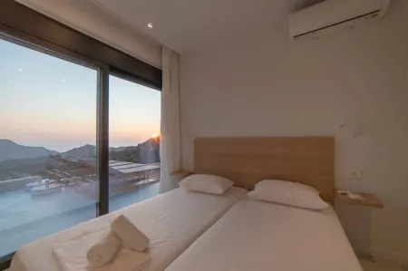 Villa Filios - 3 Bedroom Villa with Infinity Pool