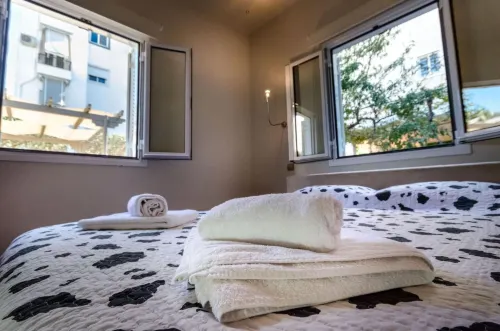 Aquarius - Glyfada Detached House