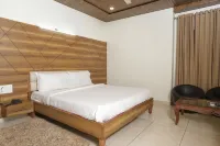 Hotel Razia Inn Hotels near Lotus Pond