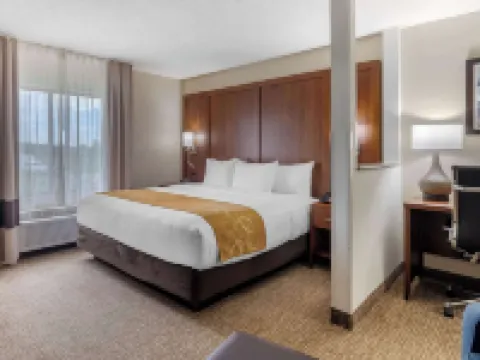 Comfort Suites Speedway - Kansas City Hotels in Kansas City