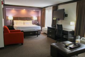 Parkwood Inn & Suites