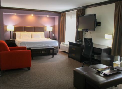 Parkwood Inn & Suites