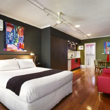 Tolarno Hotel Hotels near Station Pier