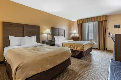 Quality Inn & Suites Hanes Mall Hotel dekat Winston-Salem Fairgrounds