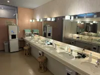 Capsule Inn Otsuka Hôtels à proximité de : Gare de Sugamo