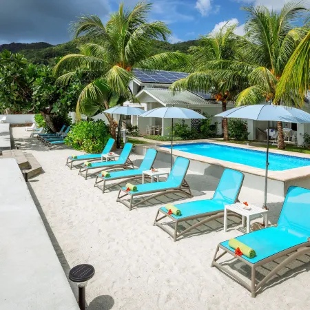 Le Nautique Luxury Beachfront Apartments