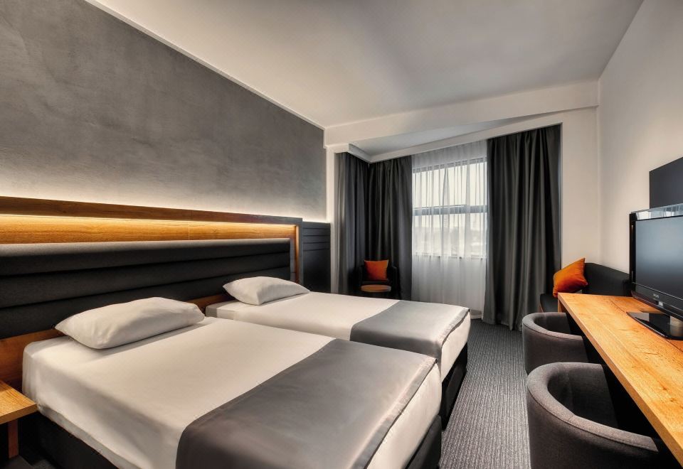 호텔 아리스토스