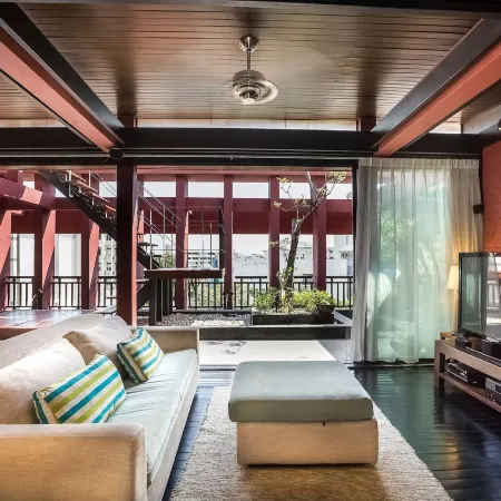 Loogchoob Homestay Отели рядом с достопримечательностью «Башня Bobae»