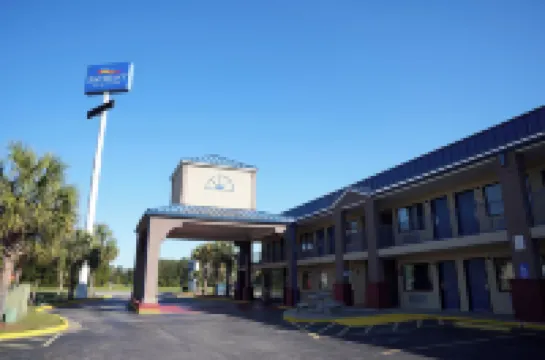 Baymont by Wyndham Manning Hotels in Clarendon County