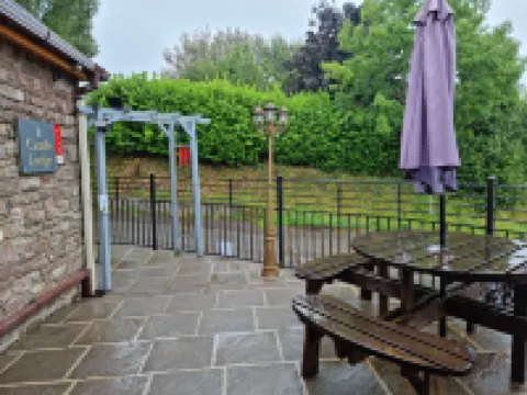 Castle Lodge - Brecon Beacons Accommodation Отели в г. 