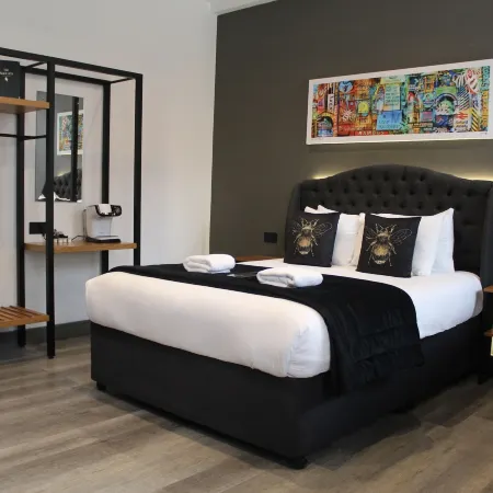Black Lion Hotel Отели рядом с достопримечательностью «BBC Salford Quays»