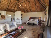 Bukela Game Lodge - Amakhala Game Reserve