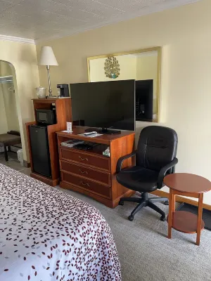 Colonial Motel Các khách sạn ở Hale's Location