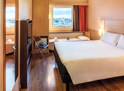 Oft Plaza Oeste Hotel