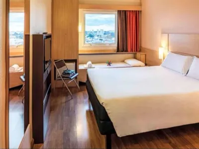 Oft Plaza Oeste Hotel Отели в г. 