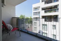 Maria - Modern Apartment with Parking and Workspace