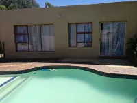 Naisar Holiday Home & Cottage Primrose - Villas