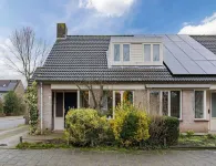 Shared Garden Apartment Retreat Hotel dekat Deltapark Neeltje Jans