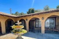 Lake house with hot tub, pool, game room & BBQ grill Hotels in Lakeland Village