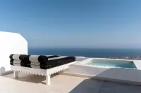 Cresanto Luxury Suites - Hot Tub