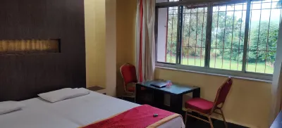 Holiday Cottage Inn Hotels in Varve Khurd