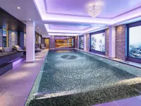 Le Lana Hotels near Altiport
