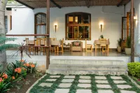 Oakdene Guest House Hotels near Langenhoven Lifestyle Centre