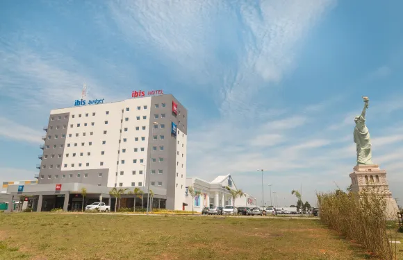 宜必思快捷洛雷納酒店