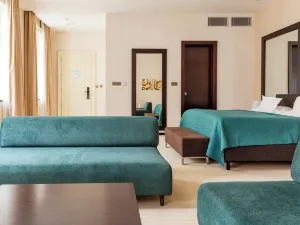 Roset Hotel & Residence
