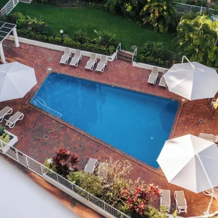 The Crest Apartments - Main Beach