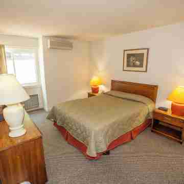 Cold Spring Plymouth Resort Rooms