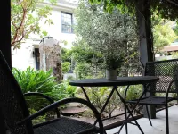 Merritt House Hotel Hotels near Casa Serrano