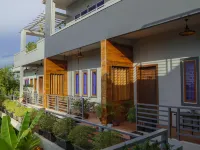 Indra Porak Residence Hotel Hotels near Wat Chowk