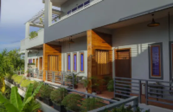 Indra Porak Residence Hotel Hotels near Wat Chowk