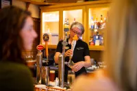 Icicle Village Resort - bar