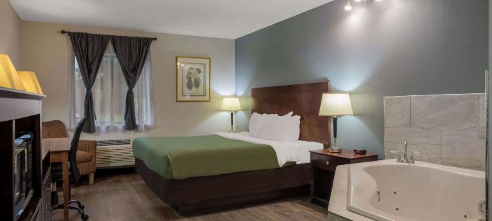 Quality Inn Toledo Westgate Hotels in Lucas County