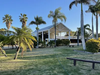 Albert Park Motor Inn-King Beds-Pool-Shaded Parking Hôtels à : Longreach
