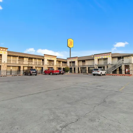 Super 8 by Wyndham McAllen/Downtown/La Plaza Mall