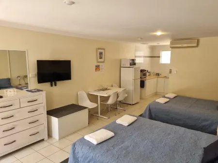 Emu Point Motel