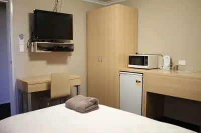 Irish Club Accommodation Hotels in Fisher