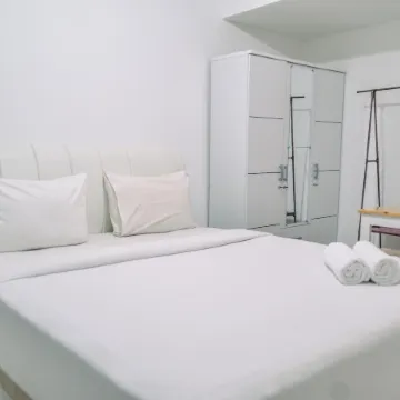 Minimalist Studio Room at Urbantown Serpong Apartment