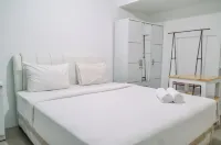 Minimalist Studio Room at Urbantown Serpong Apartment - Swimmingpools